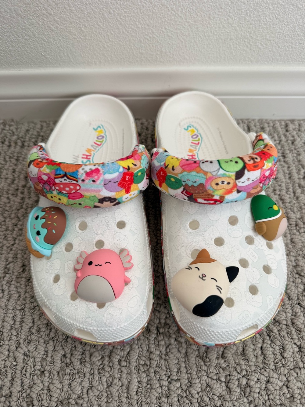 CROCS x SQUISHMALLOWS | White Clog Shoes with Colorful Character Jibbitz - Picture 3 of 12